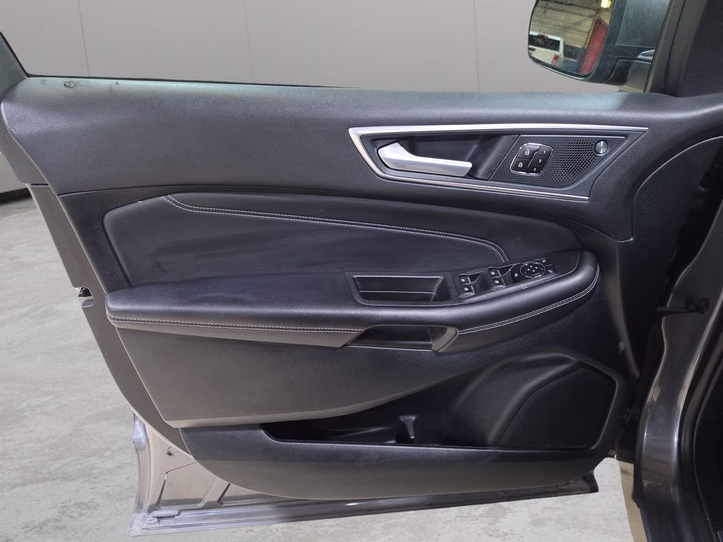 2024 Gray Metallic Ford Edge Titanium AWD SUV