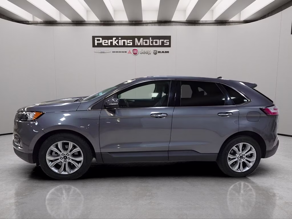 2024 Gray Metallic Ford Edge Titanium AWD SUV