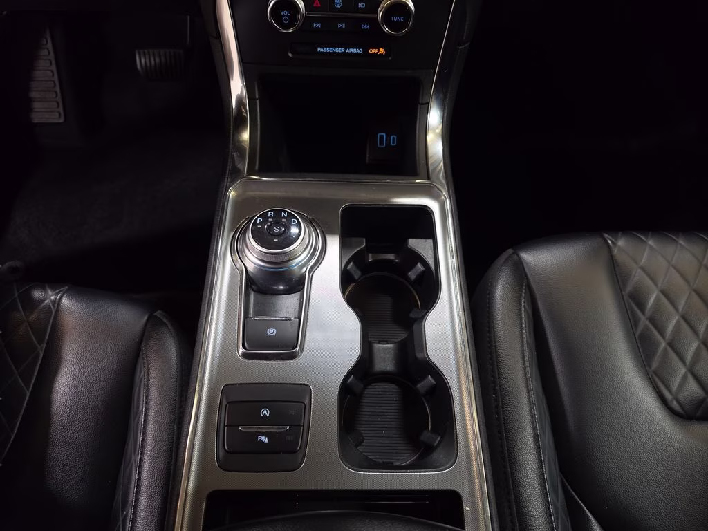 2024 Gray Metallic Ford Edge Titanium AWD SUV