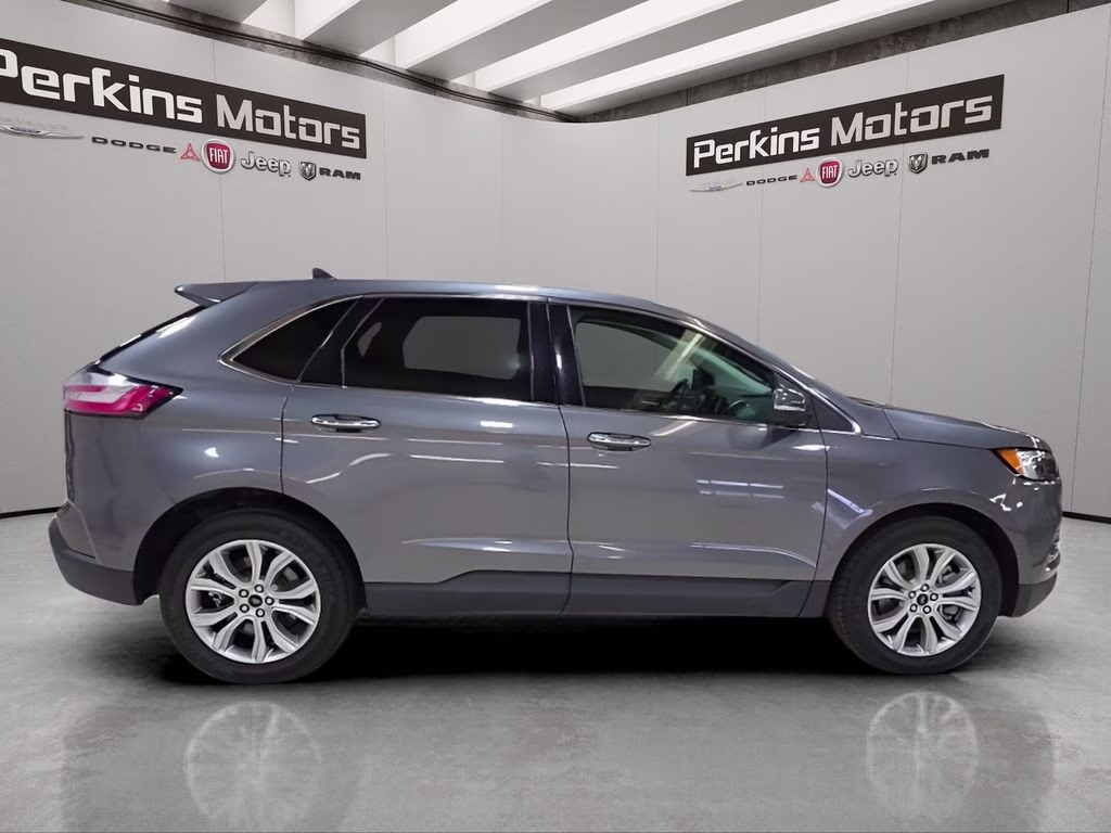 2024 Gray Metallic Ford Edge Titanium AWD SUV