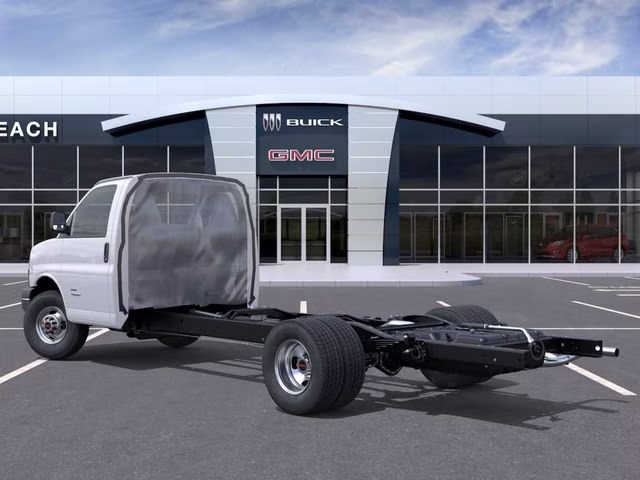2026 Summit White GMC Savana Cutaway 3500 1WT RWD Long Wheelbase