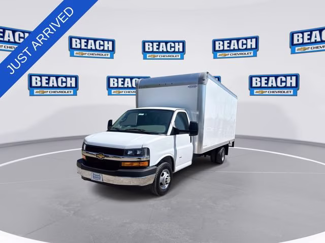 2026 Summit White Chevrolet Express Cutaway 3500 1WT RWD Long Wheelbase