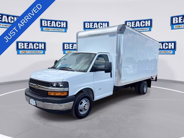 2026 Summit White Chevrolet Express Cutaway 3500 1WT RWD Long Wheelbase