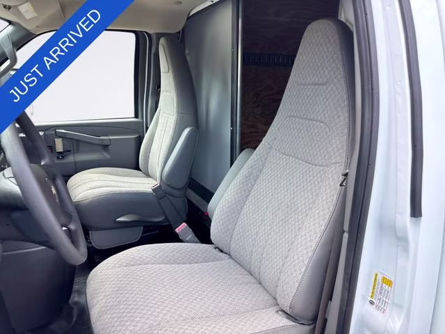 2026 Summit White Chevrolet Express Cutaway 3500 1WT RWD Long Wheelbase