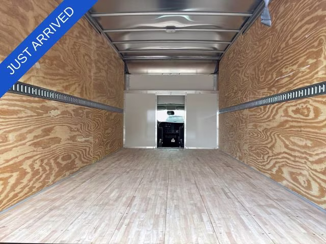 2026 Summit White Chevrolet Express Cutaway 3500 1WT RWD Long Wheelbase