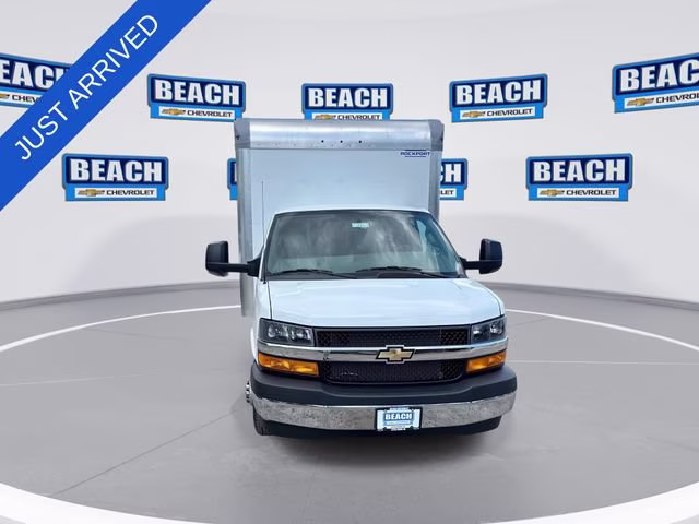 2026 Summit White Chevrolet Express Cutaway 3500 1WT RWD Long Wheelbase