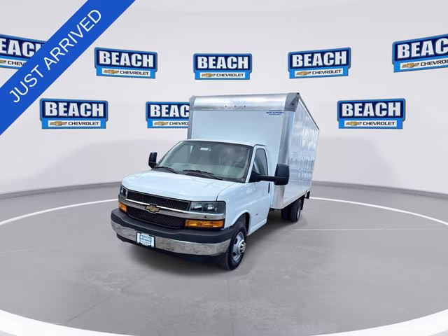 2026 Summit White Chevrolet Express Cutaway 3500 1WT RWD Long Wheelbase