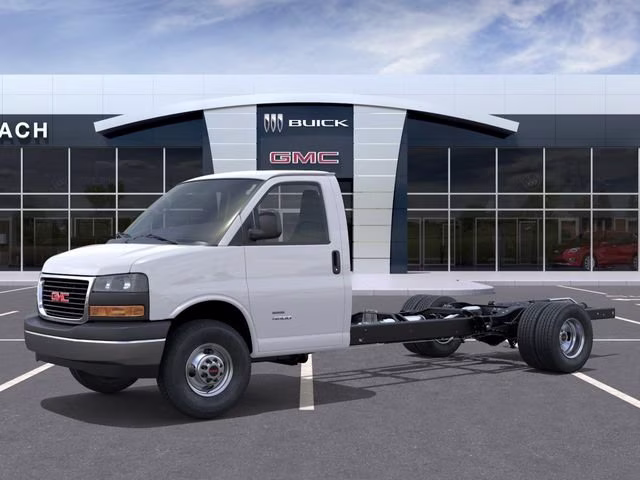 2026 Summit White GMC Savana Cutaway 4500 2WT RWD Long Wheelbase