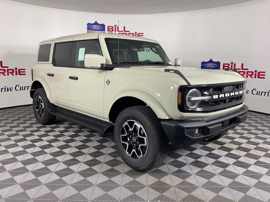 2026 Desert Sand Ford Bronco Outer Banks 4X4 SUV