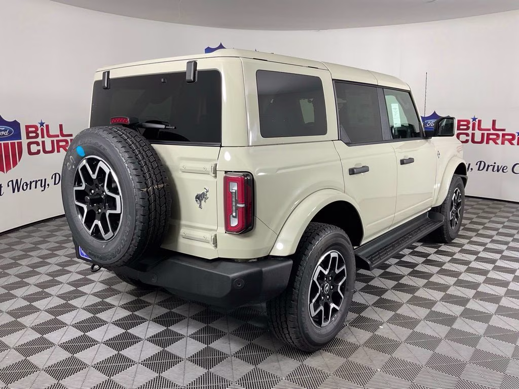 2026 Desert Sand Ford Bronco Outer Banks 4X4 SUV