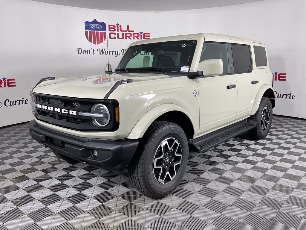 2026 Desert Sand Ford Bronco Outer Banks 4X4 SUV