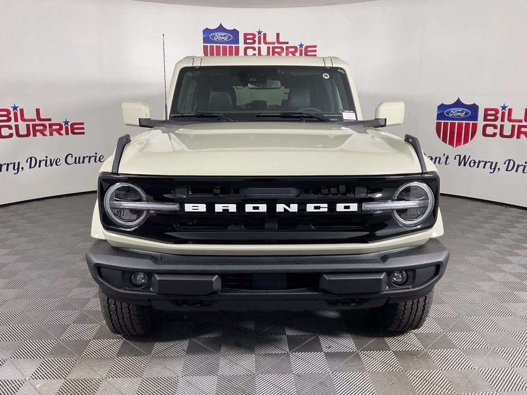 2026 Desert Sand Ford Bronco Outer Banks 4X4 SUV