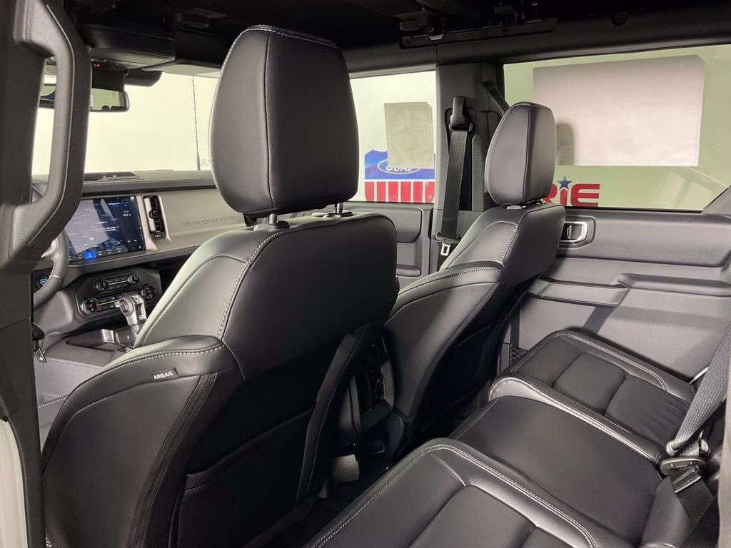 2026 Avalanche Ford Bronco Outer Banks 4X4 SUV
