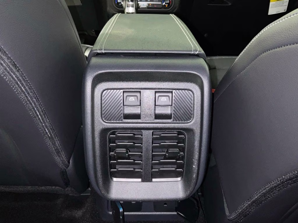 2026 Avalanche Ford Bronco Outer Banks 4X4 SUV