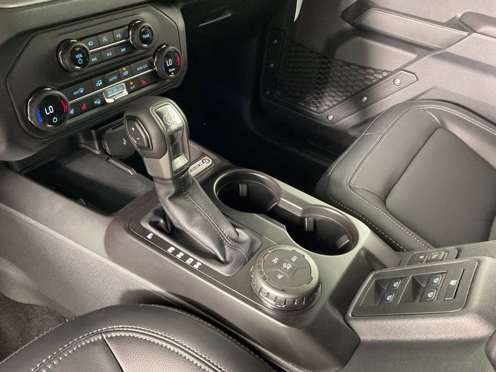 2026 Avalanche Ford Bronco Outer Banks 4X4 SUV