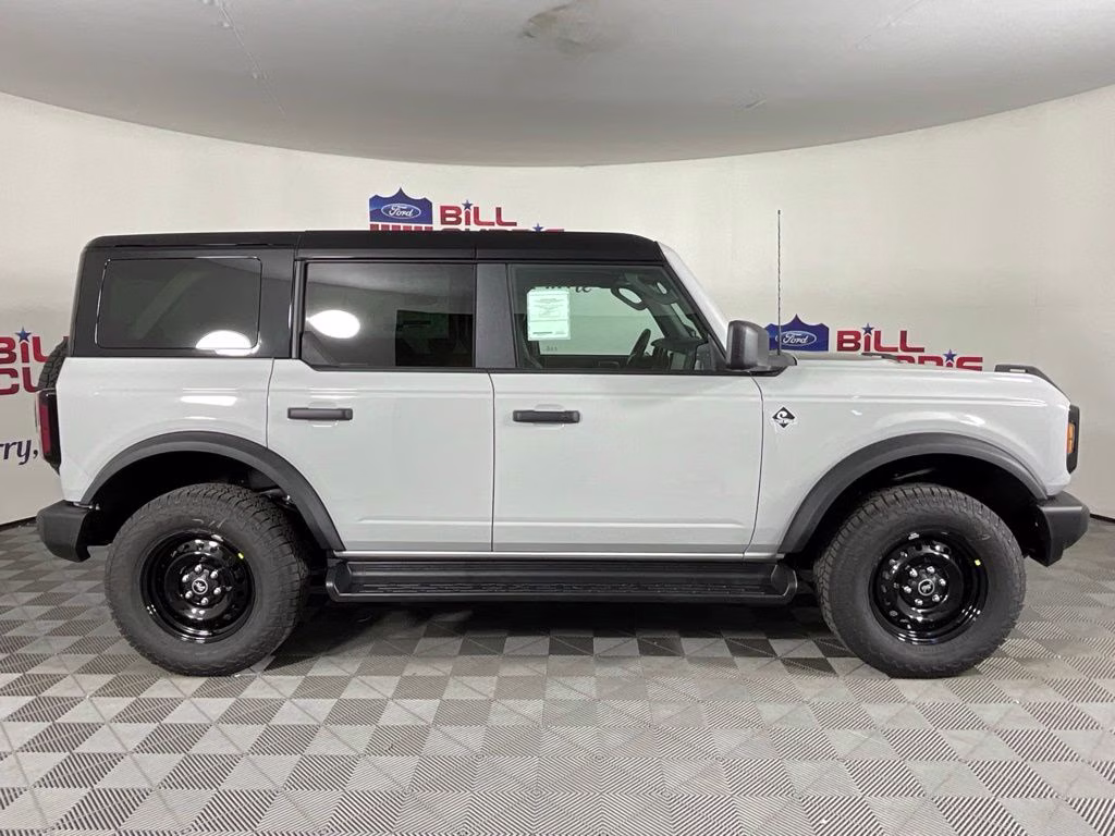 2026 Avalanche Ford Bronco Outer Banks 4X4 SUV
