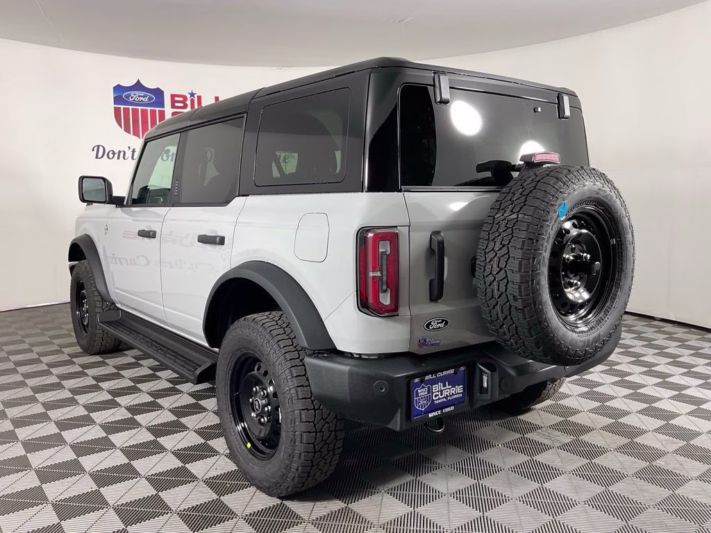 2026 Avalanche Ford Bronco Outer Banks 4X4 SUV