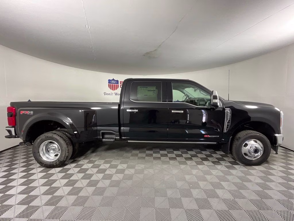 2026 Black Metallic Ford Super Duty F-350 DRW Lariat 4X4 Truck