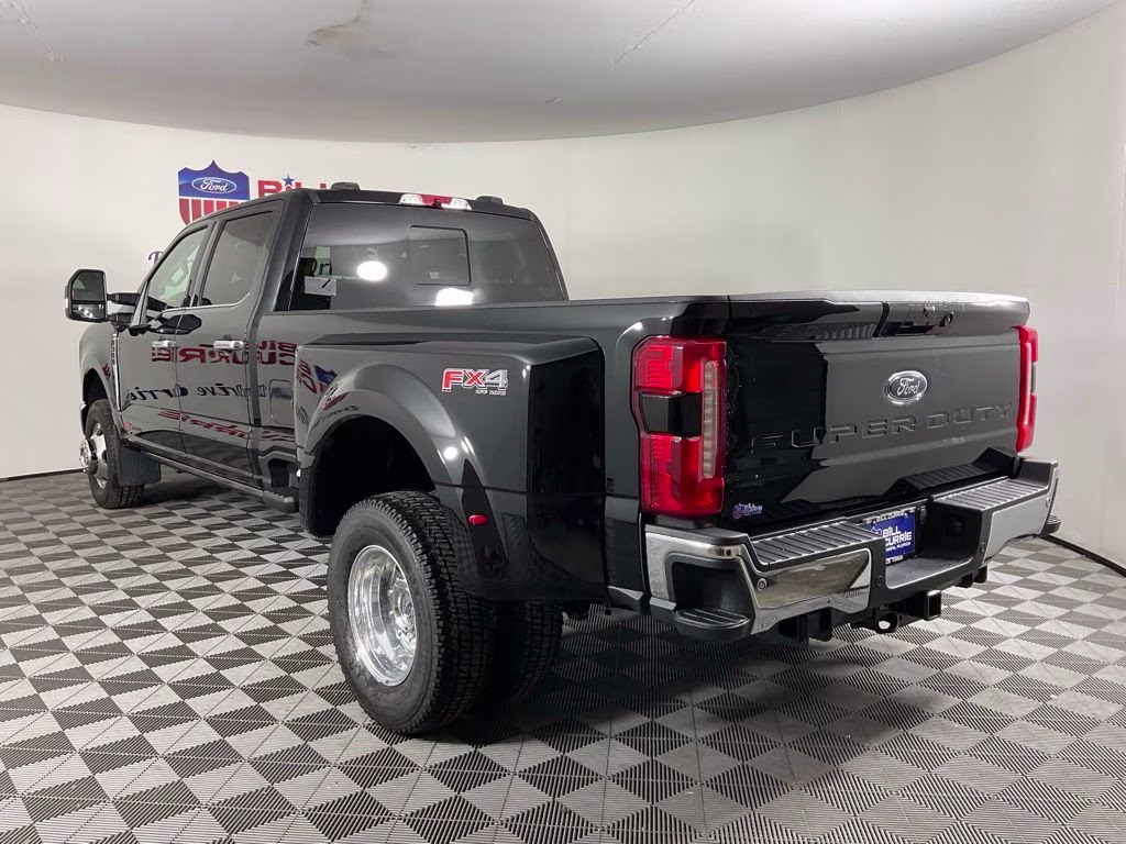 2026 Black Metallic Ford Super Duty F-350 DRW Lariat 4X4 Truck