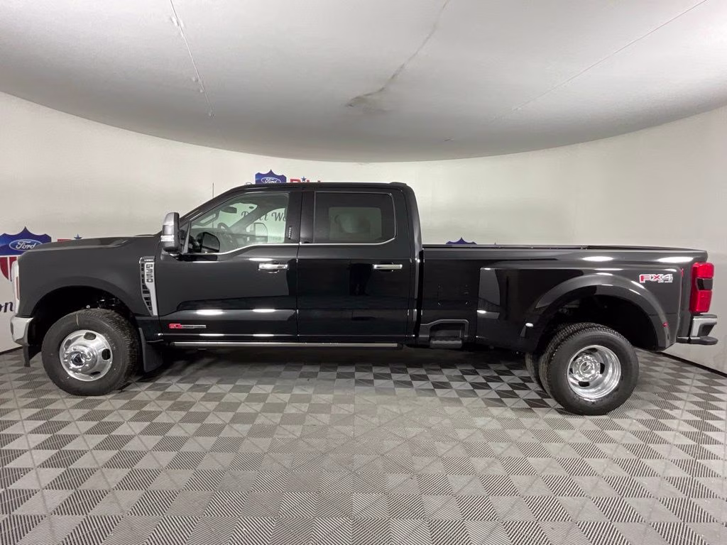 2026 Black Metallic Ford Super Duty F-350 DRW Lariat 4X4 Truck