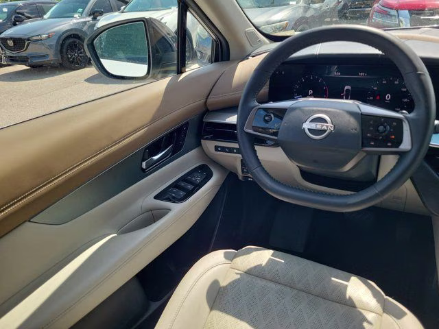 2025 Everest White Pearl Tricoat Nissan Murano Platinum AWD SUV