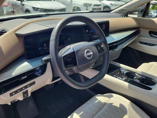 2025 Everest White Pearl Tricoat Nissan Murano Platinum AWD SUV