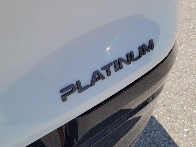 2025 Everest White Pearl Tricoat Nissan Murano Platinum AWD SUV