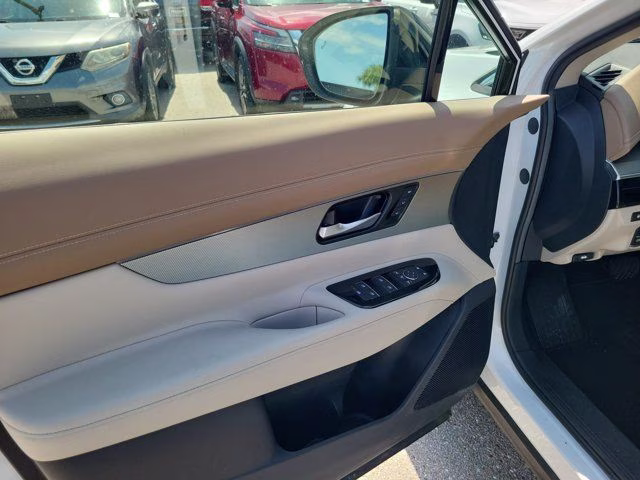 2025 Everest White Pearl Tricoat Nissan Murano Platinum AWD SUV