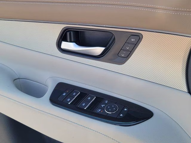 2025 Everest White Pearl Tricoat Nissan Murano Platinum AWD SUV