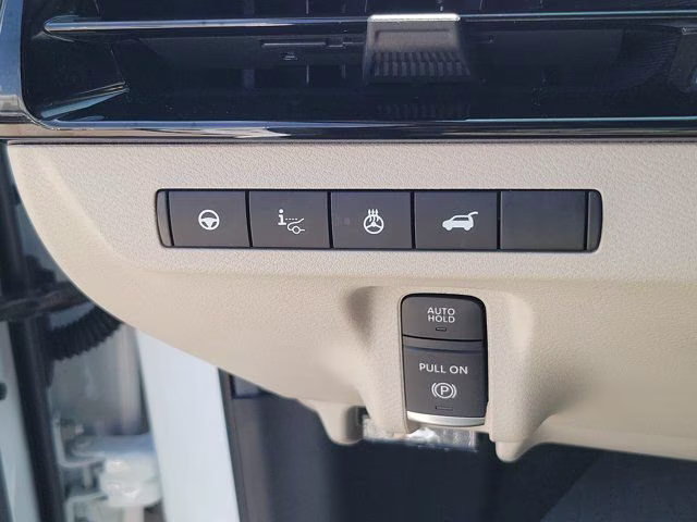 2025 Everest White Pearl Tricoat Nissan Murano Platinum AWD SUV
