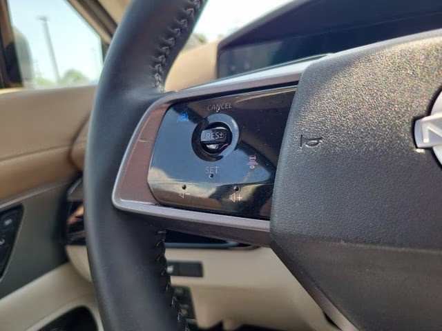 2025 Everest White Pearl Tricoat Nissan Murano Platinum AWD SUV