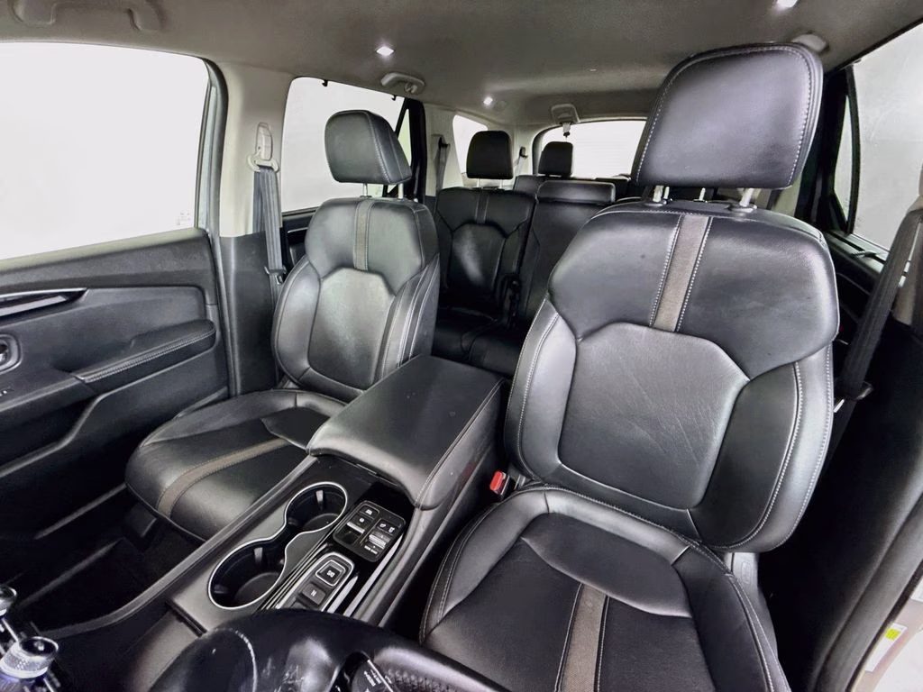 2025 Crystal Black Pearl Honda Pilot EX-L FWD SUV