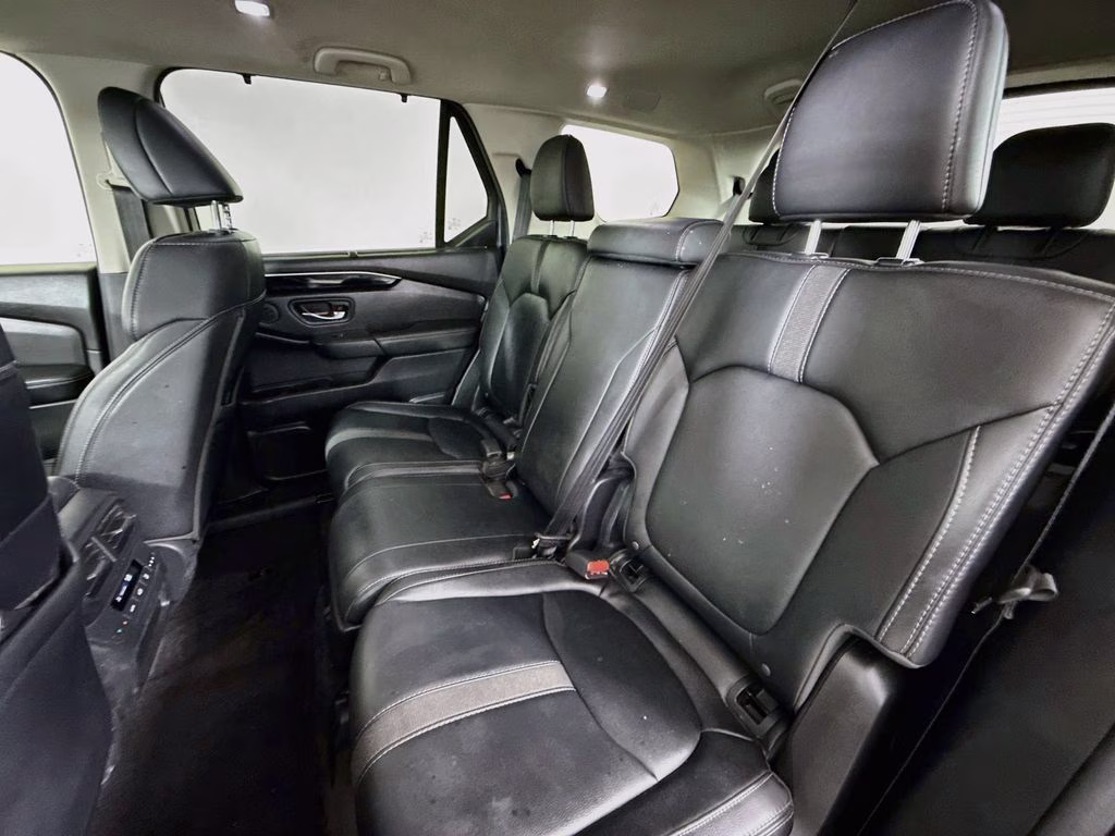 2025 Crystal Black Pearl Honda Pilot EX-L FWD SUV