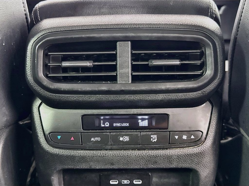 2025 Crystal Black Pearl Honda Pilot EX-L FWD SUV