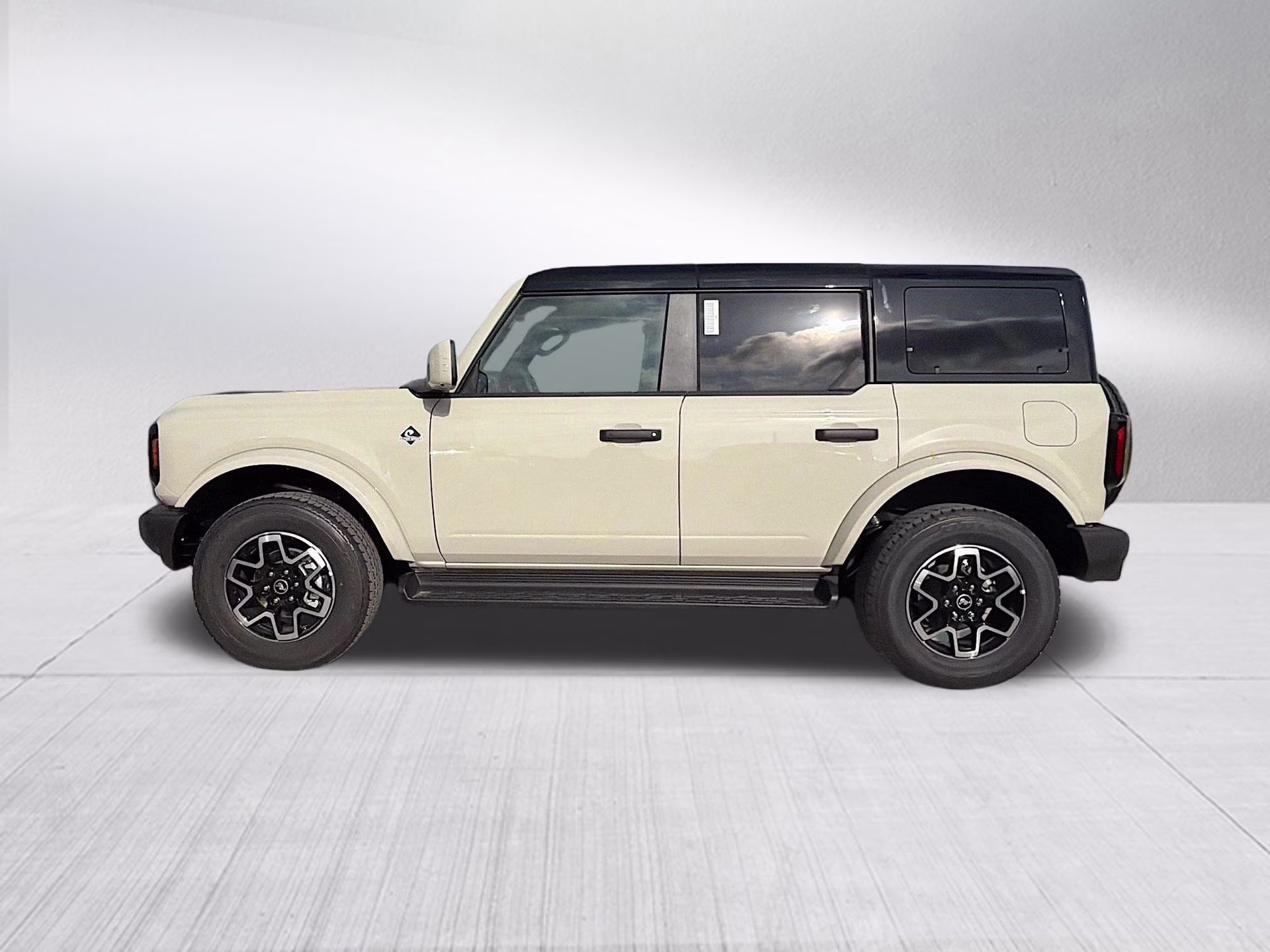 2026 Desert Sand Ford Bronco Outer Banks 4X4 SUV