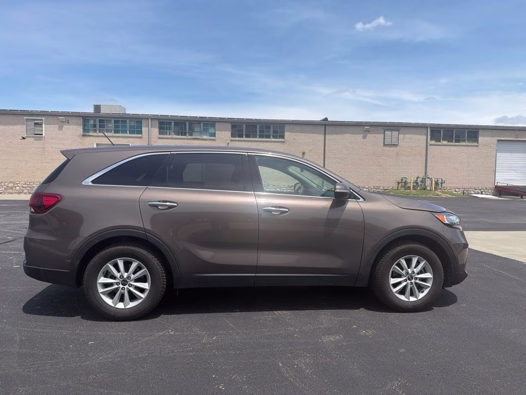 2020 Dragon Brown Kia Sorento LX FWD SUV
