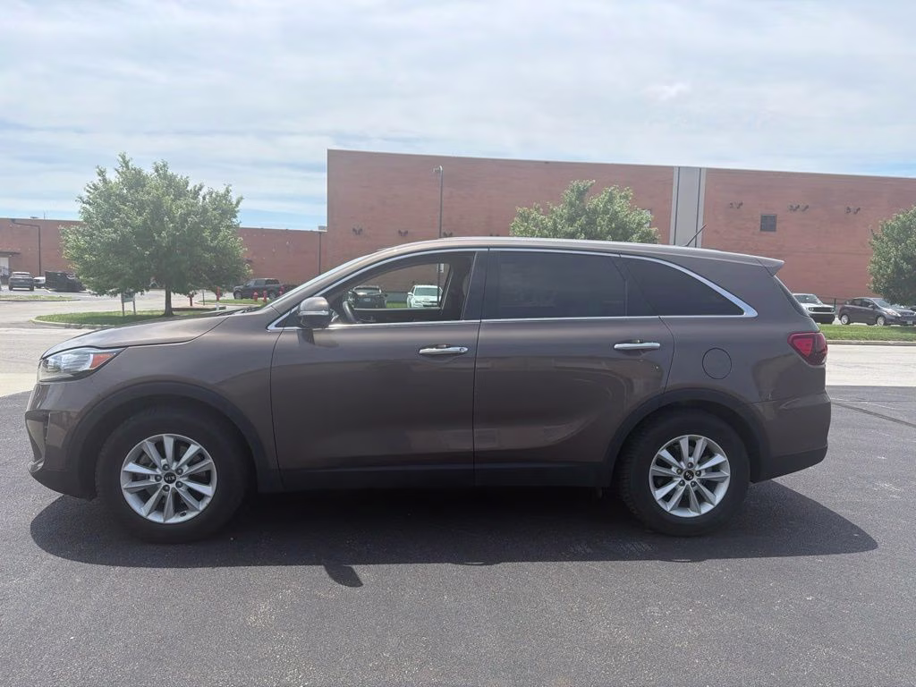 2020 Dragon Brown Kia Sorento LX FWD SUV
