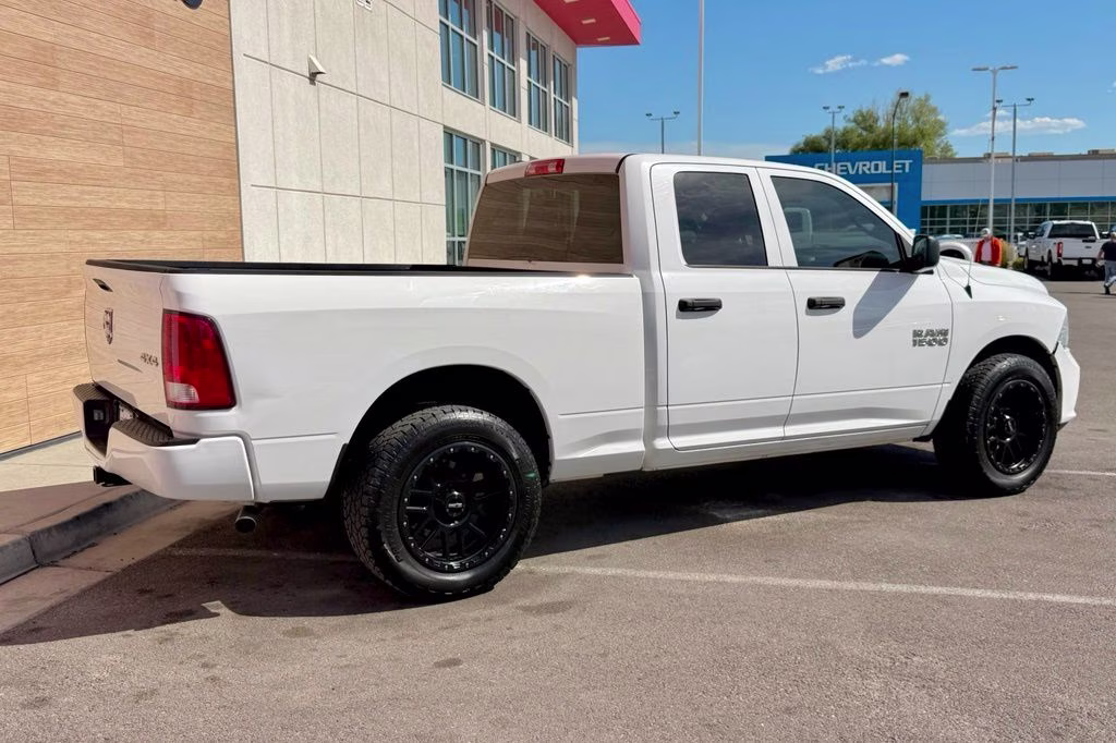 2017 Bright White Clearcoat Ram 1500 Express 4X4 Truck