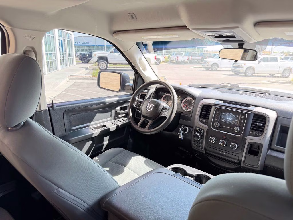 2017 Bright White Clearcoat Ram 1500 Express 4X4 Truck