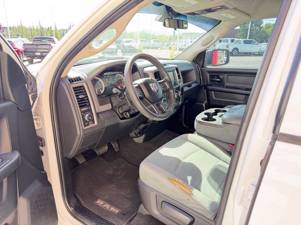 2017 Bright White Clearcoat Ram 1500 Express 4X4 Truck
