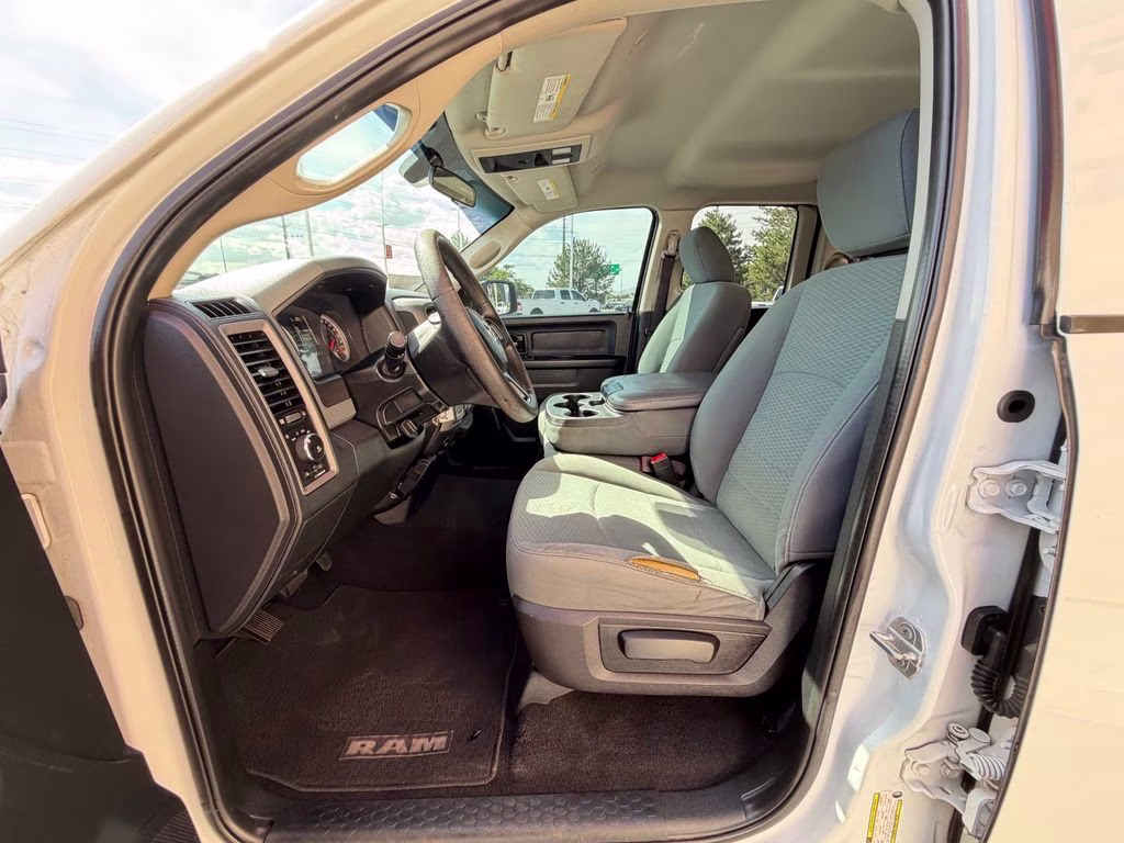 2017 Bright White Clearcoat Ram 1500 Express 4X4 Truck