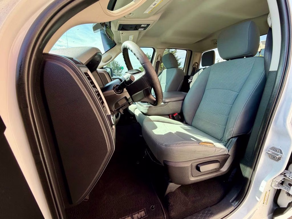 2017 Bright White Clearcoat Ram 1500 Express 4X4 Truck