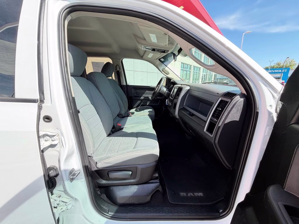 2017 Bright White Clearcoat Ram 1500 Express 4X4 Truck