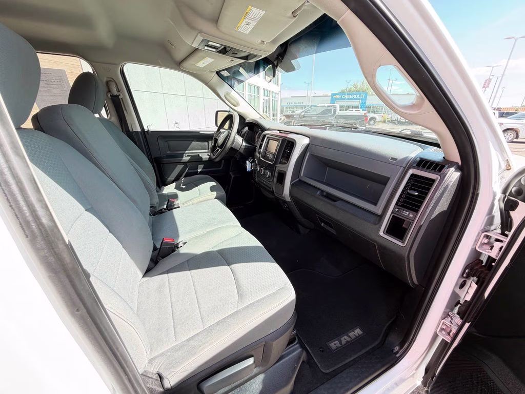 2017 Bright White Clearcoat Ram 1500 Express 4X4 Truck