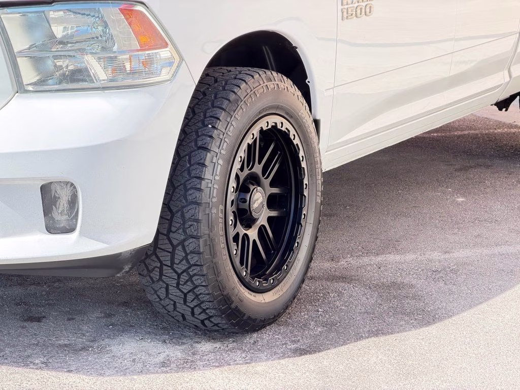 2017 Bright White Clearcoat Ram 1500 Express 4X4 Truck