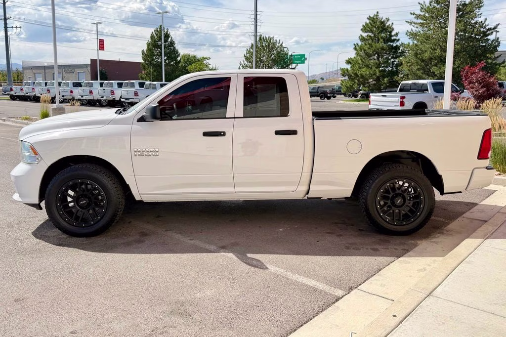2017 Bright White Clearcoat Ram 1500 Express 4X4 Truck