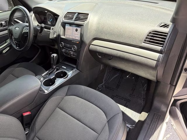 2019 Ingot Silver Ford Explorer XLT 4X4 SUV