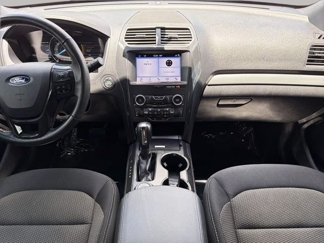 2019 Ingot Silver Ford Explorer XLT 4X4 SUV