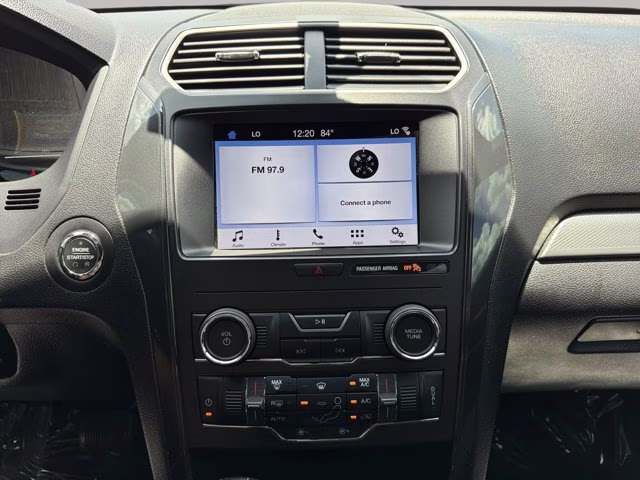 2019 Ingot Silver Ford Explorer XLT 4X4 SUV