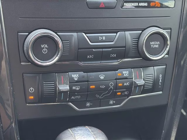 2019 Ingot Silver Ford Explorer XLT 4X4 SUV